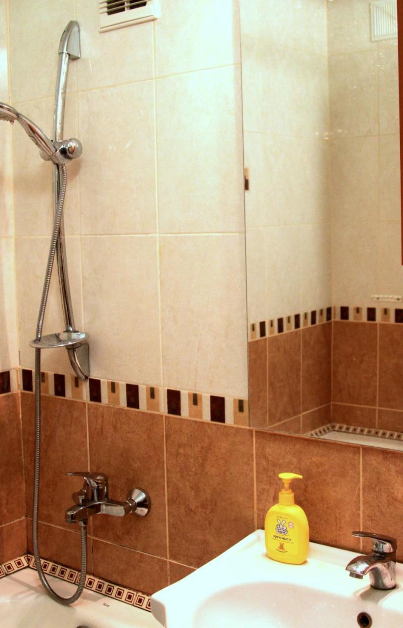 Apartment Near Metro Akademgorodok Kiev Extérieur photo