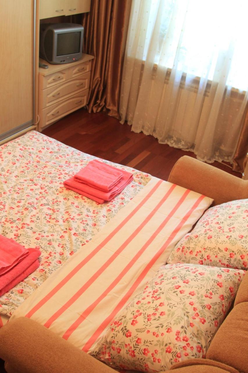 Apartment Near Metro Akademgorodok Kiev Extérieur photo