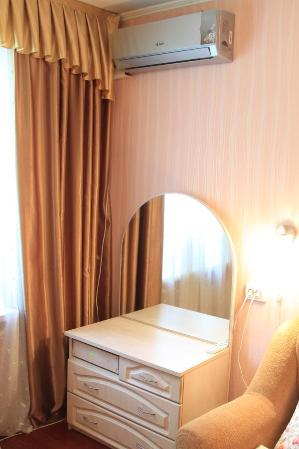 Apartment Near Metro Akademgorodok Kiev Extérieur photo