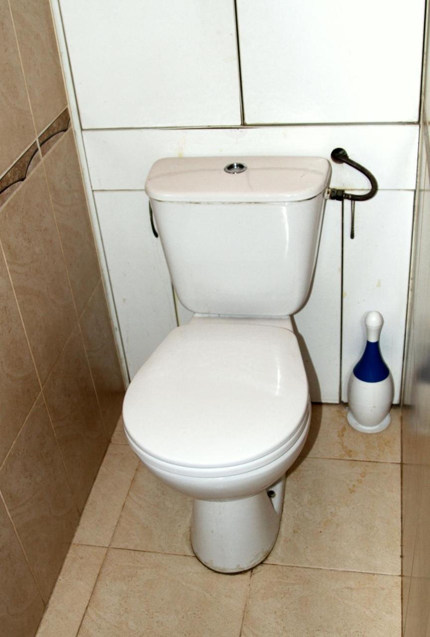Apartment Near Metro Akademgorodok Kiev Extérieur photo