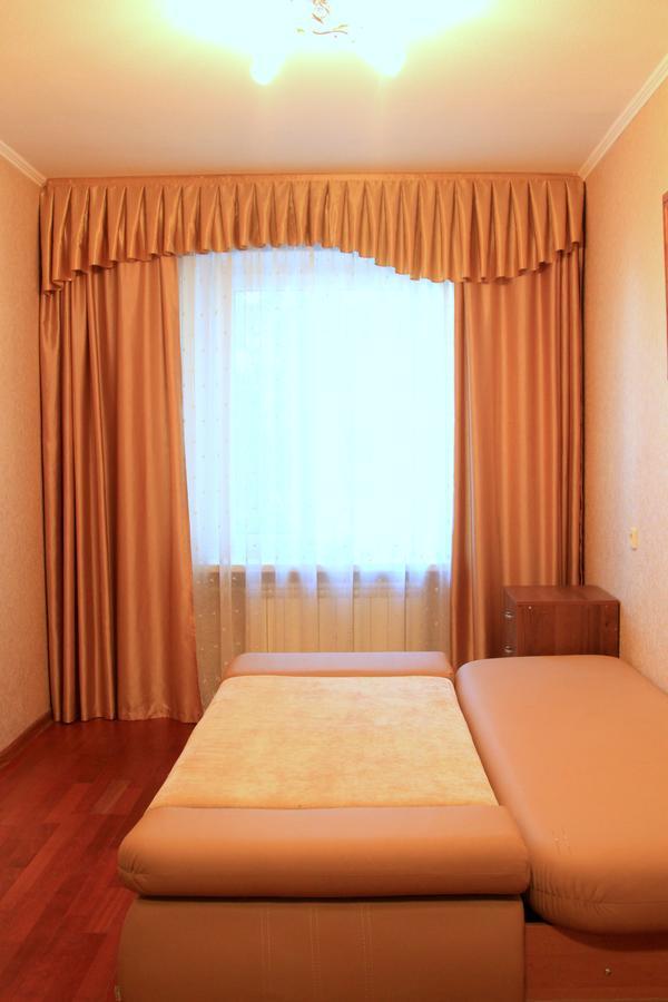 Apartment Near Metro Akademgorodok Kiev Extérieur photo